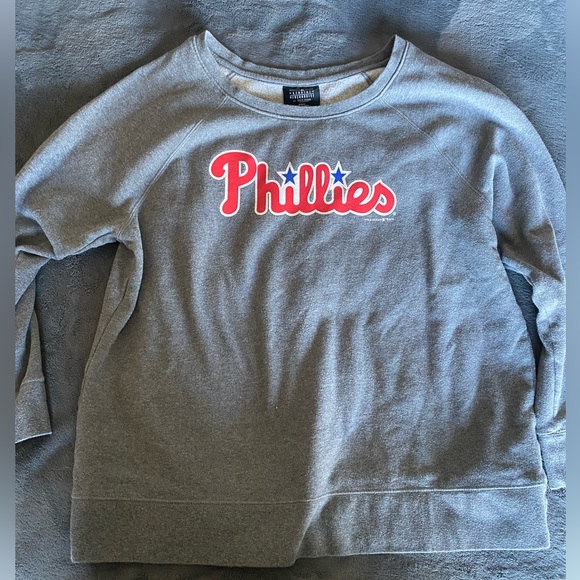 5th & Ocean Tops - Philadelphia Phillies Logo Crewneck
